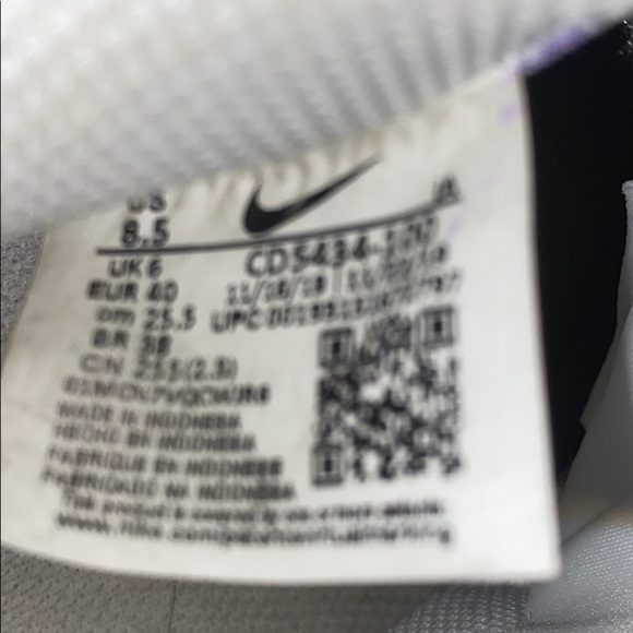 CUSTOM NIKE SNEAKERS - Picture 5 of 5